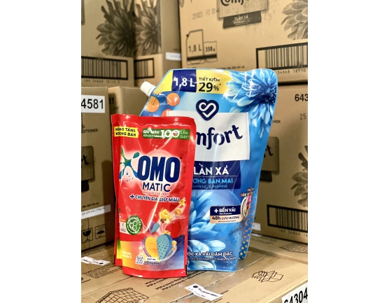 Nước xả vải COMFORT hương ban mai túi 1.8L tặng gói nước giặt OMO
