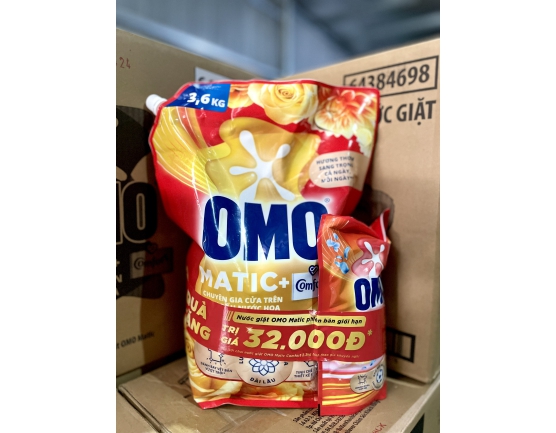 Nước giặt OMO Matic chuyên gia cửa trên tinh dầu nước hoa tinh tế 3.6kg tặng kèm túi nước giặt 412g